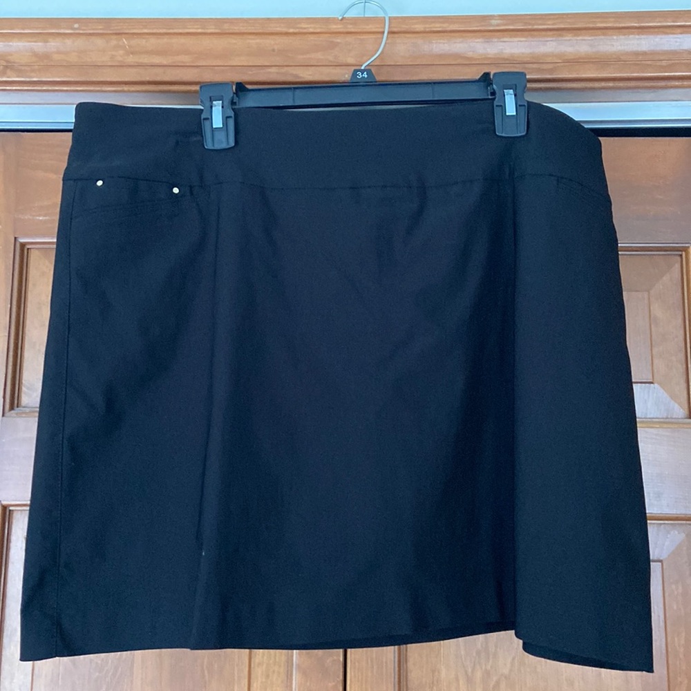 Black Skort